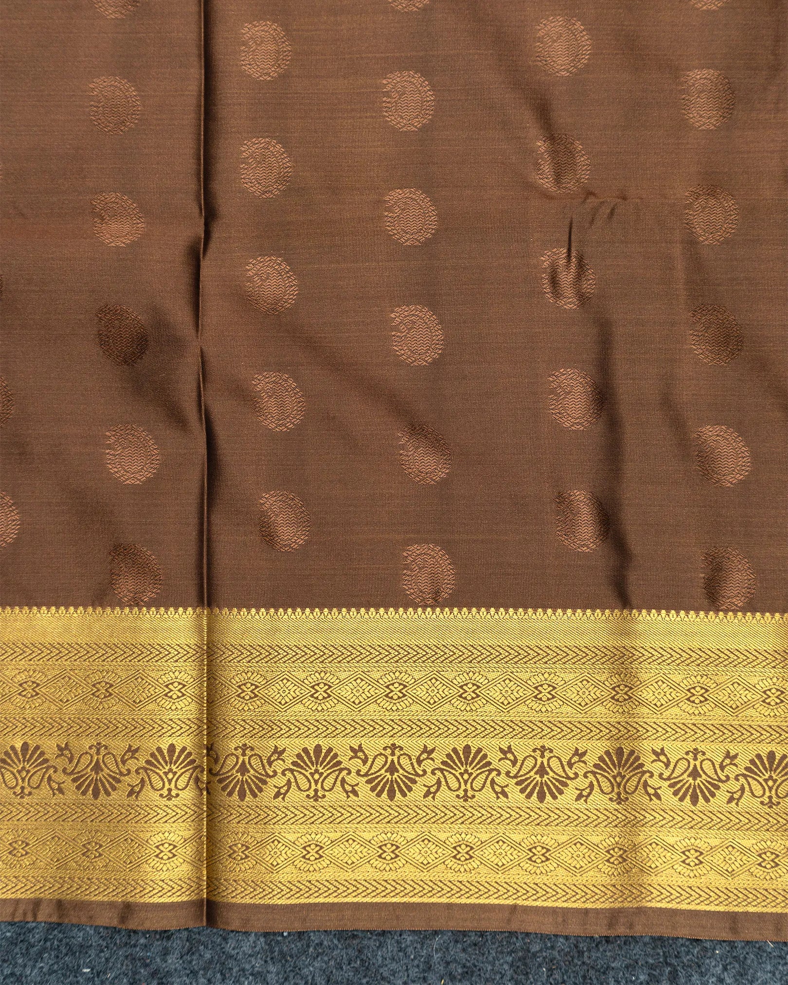 SC4585 -Soft silk with gold zari butta and contrast border
