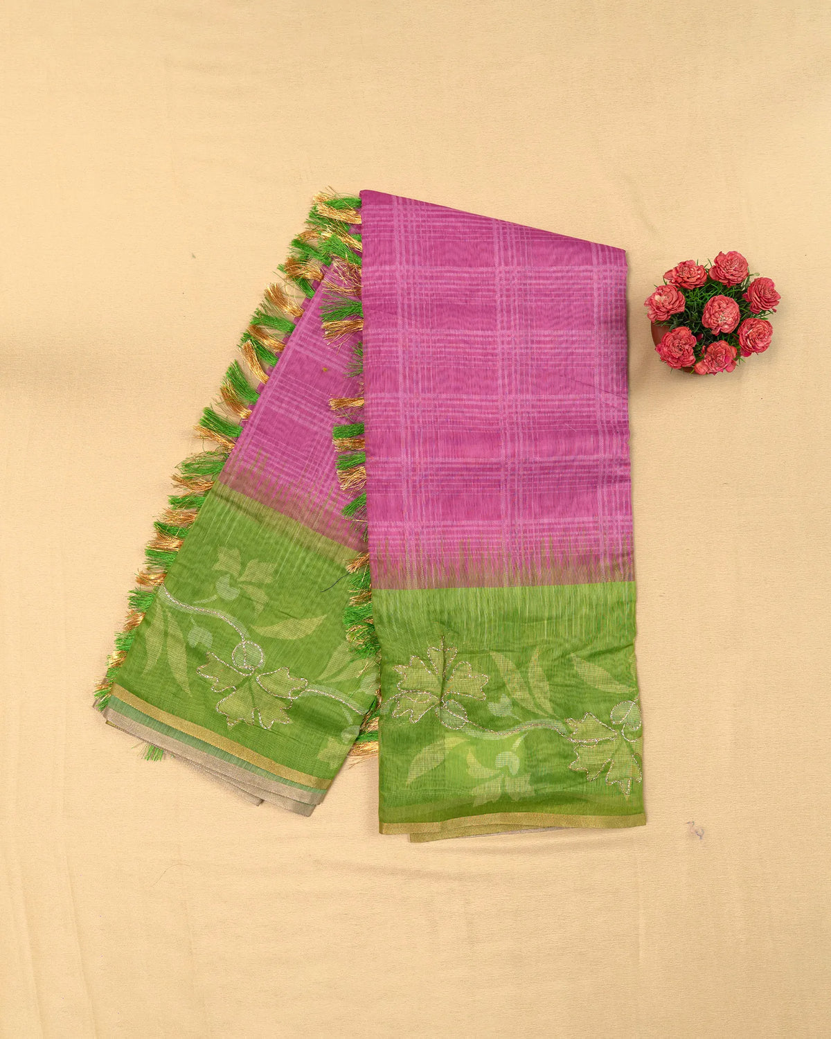 SC4351 - Linen Embroidery Checked With Gold Foil Along Border