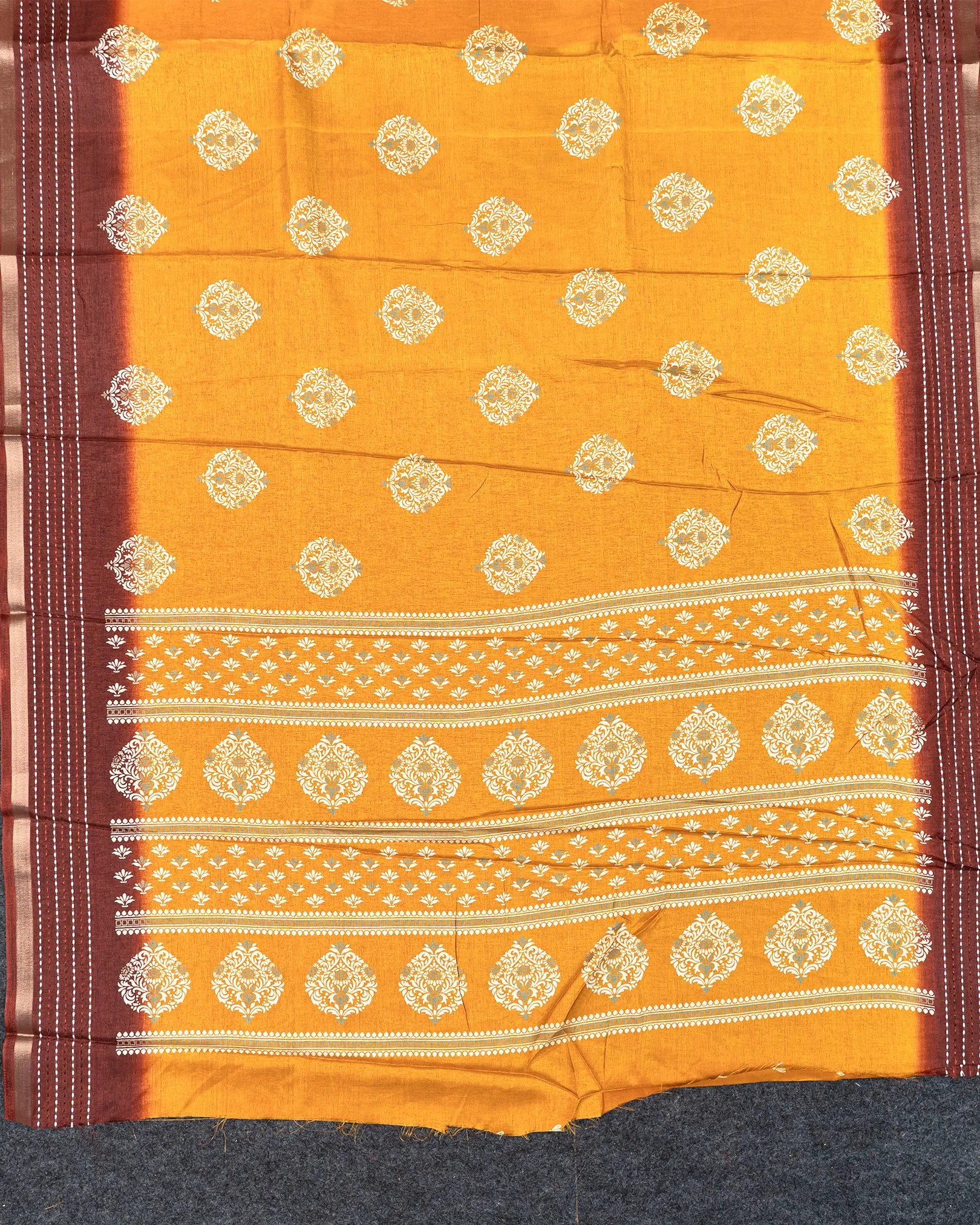 SC4033 - Dola Digital Print With Striped Border