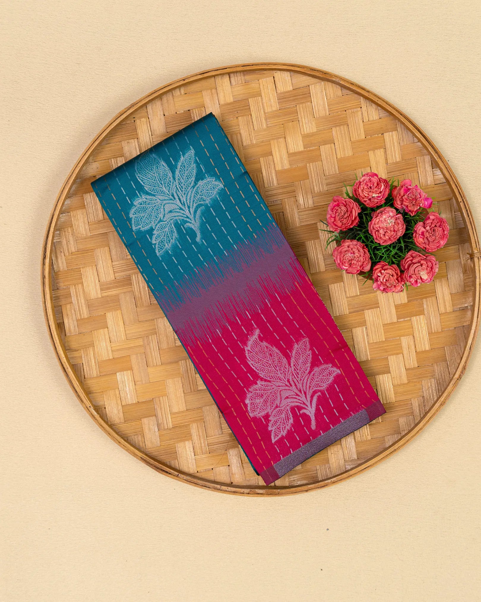 SC4402 - Litchi Silk With Zari Lines Along Body
