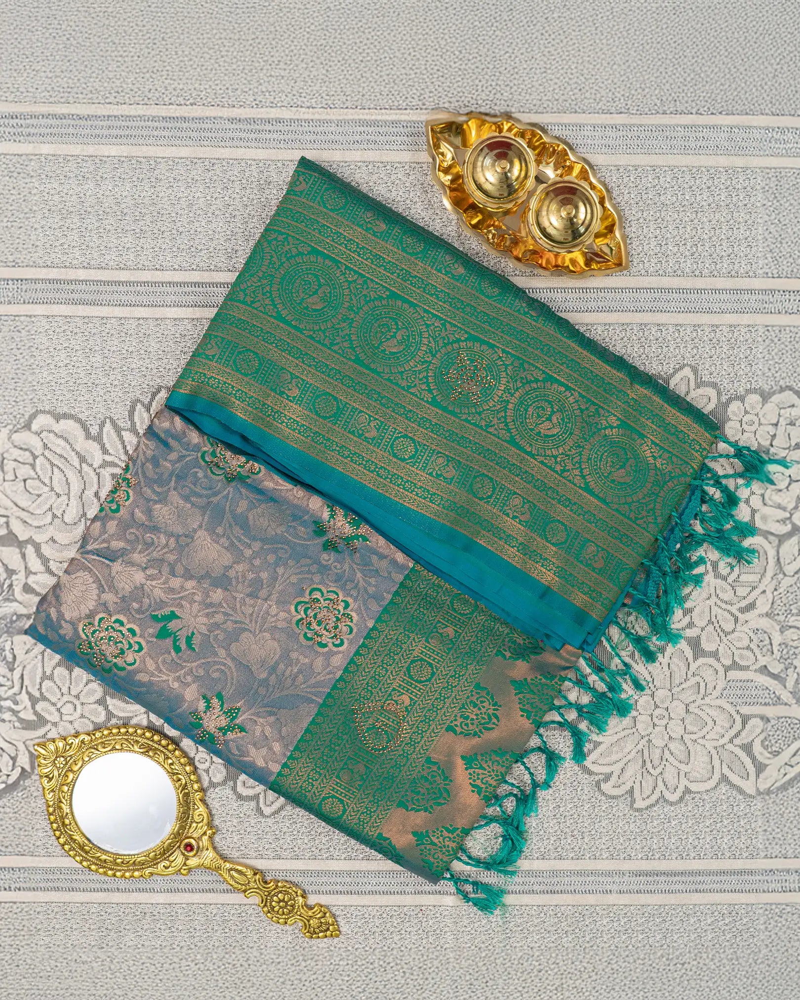 SC3962 - Dharmavaram Pattu Saree with Stone