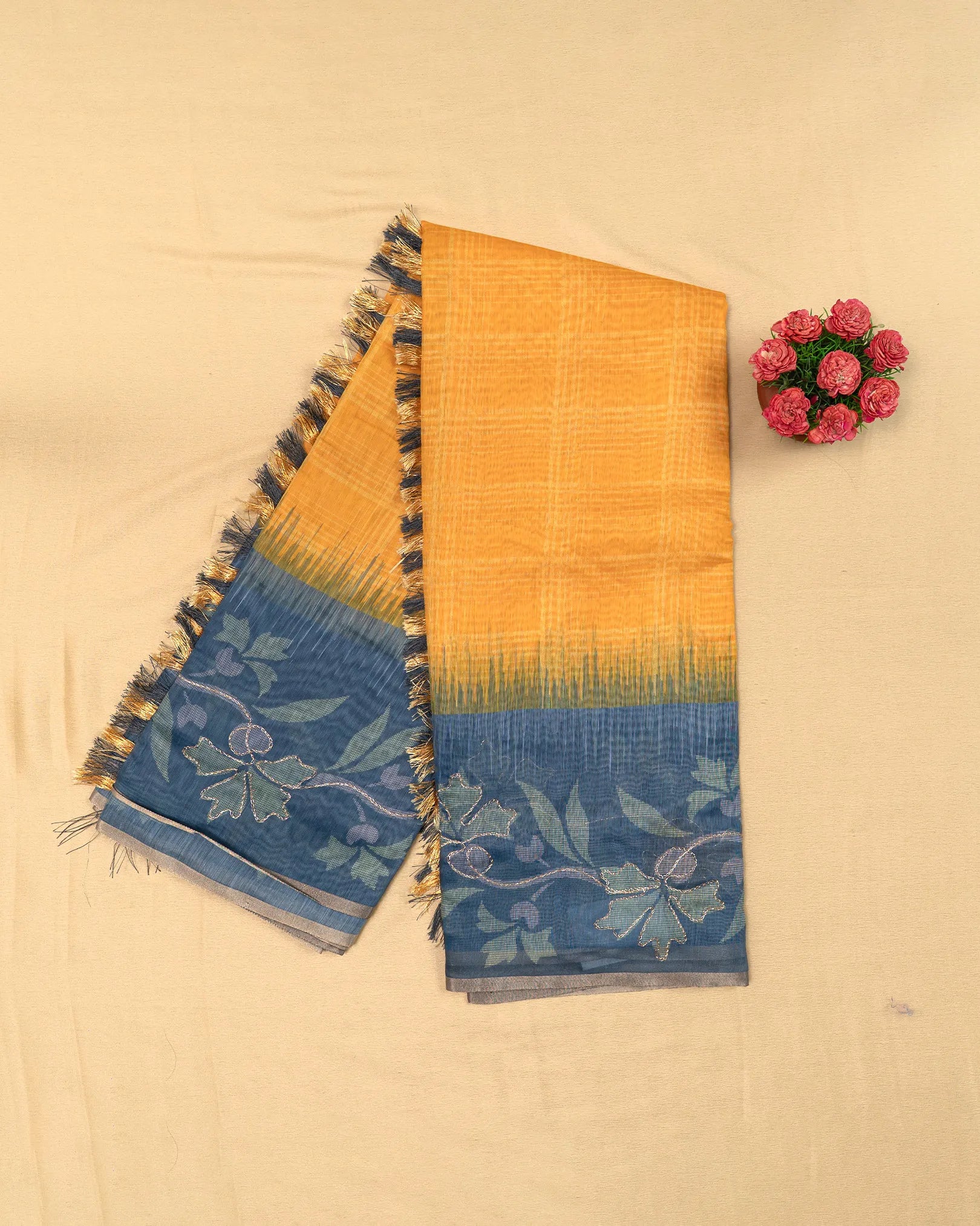 SC4351 - Linen Embroidery Checked With Gold Foil Along Border