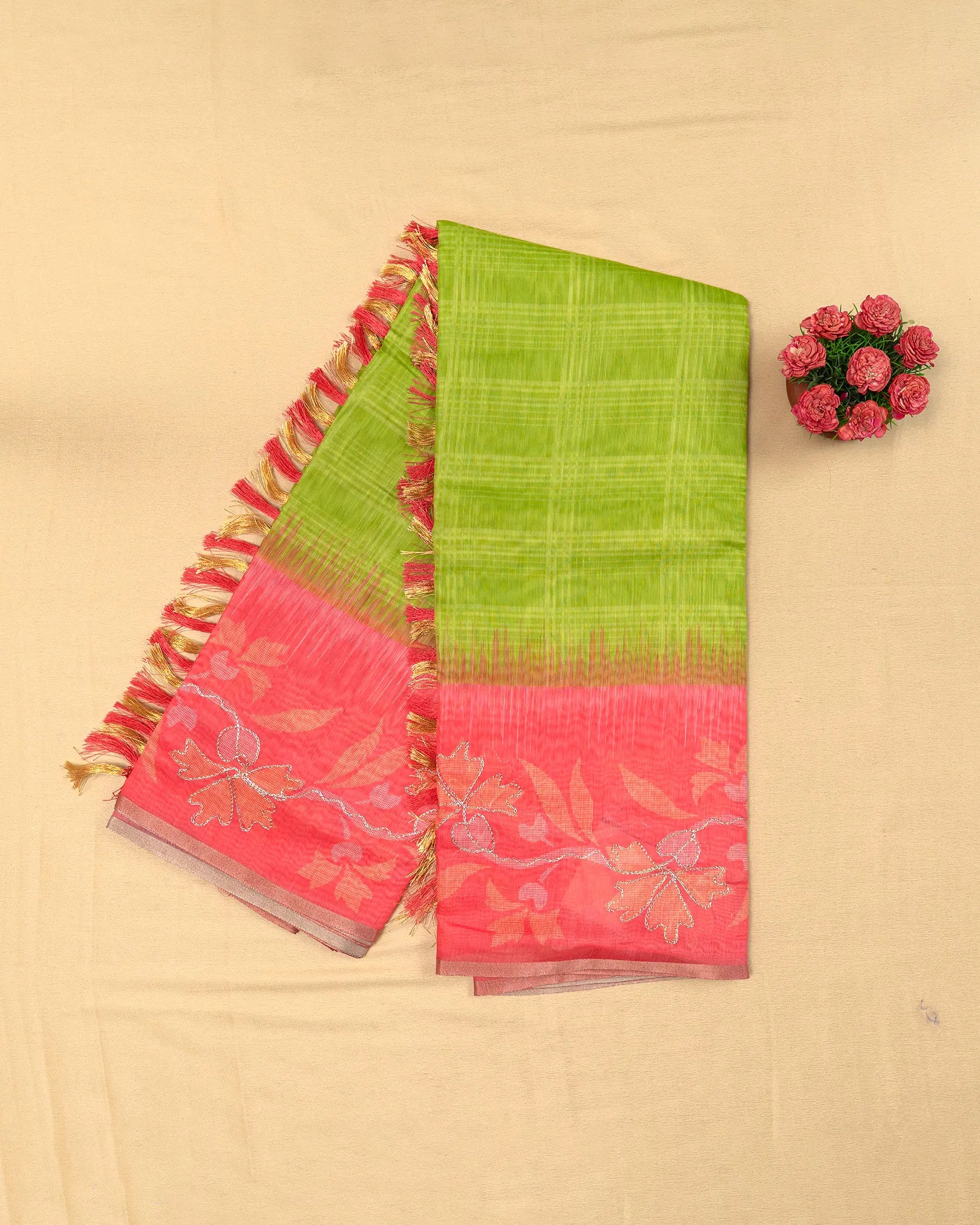 SC4351 - Linen Embroidery Checked With Gold Foil Along Border