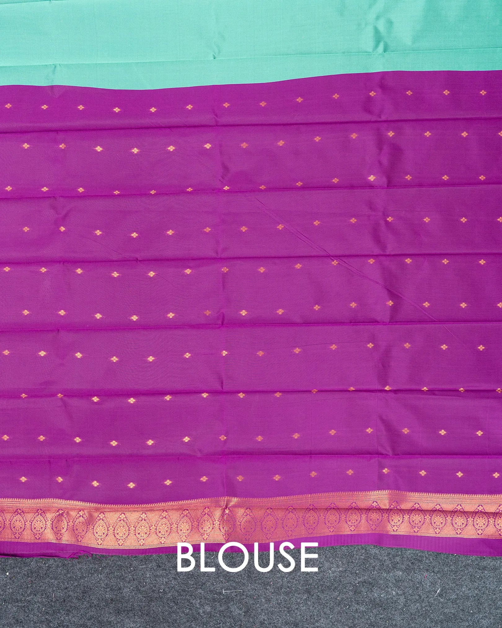 SC4402 - Litchi Silk With Zari Lines Along Body