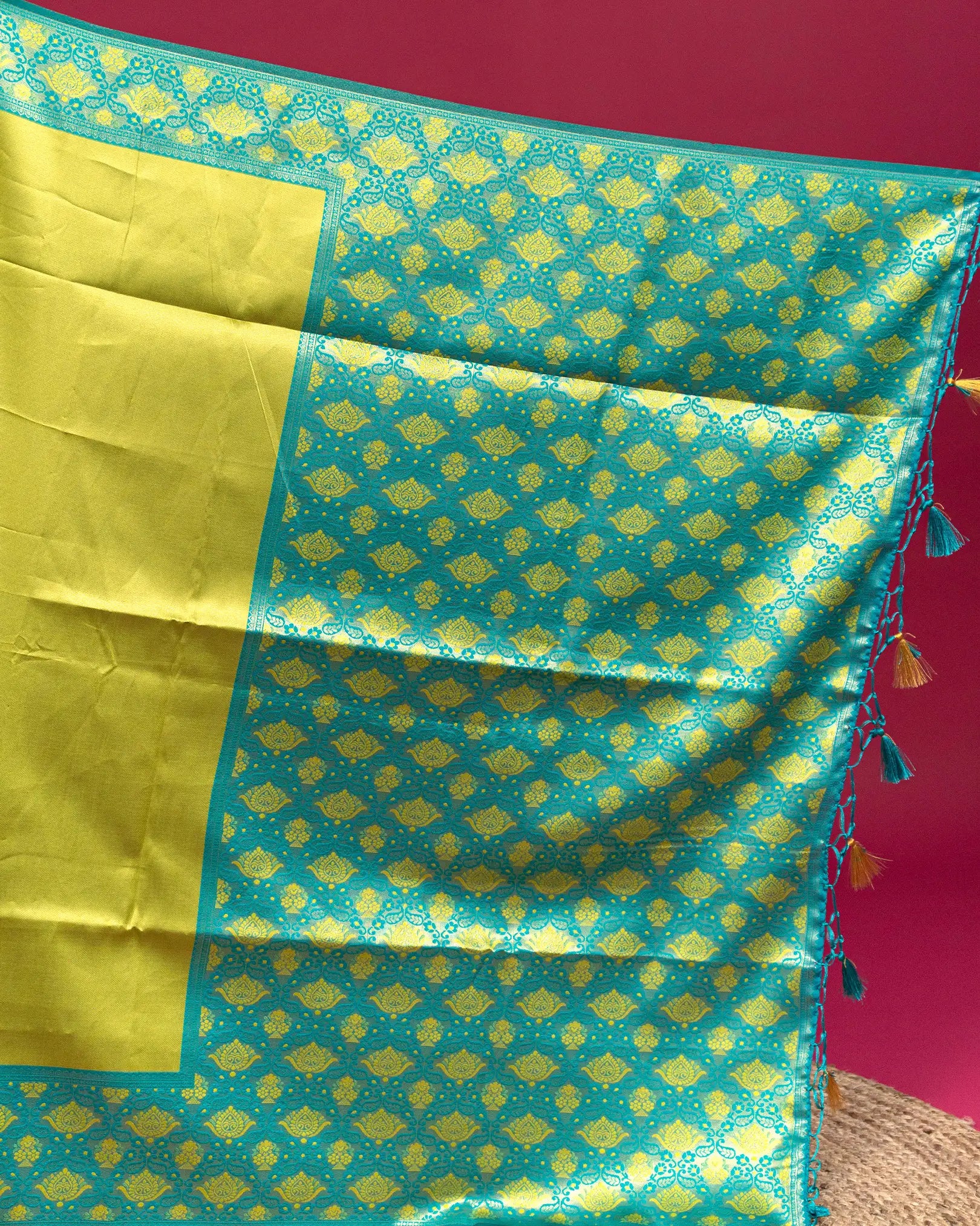 SC3280 - Tissue Saree With Fancy Border