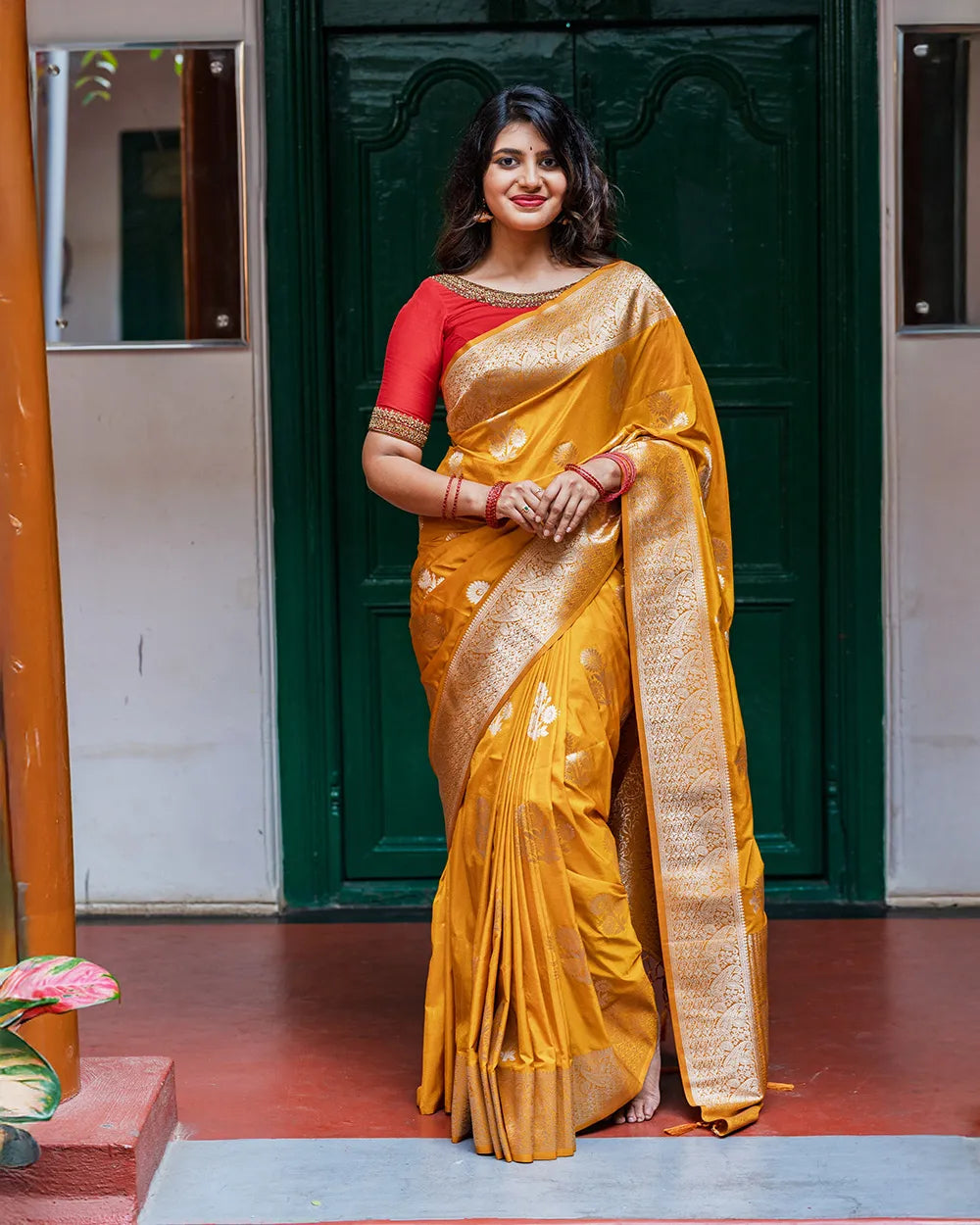 SC5533 - DOLA CRAPE SAREE