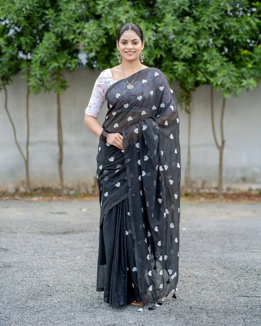 SC8982 - MUL MUL LOVE EMBROIDERY COTTON SAREE