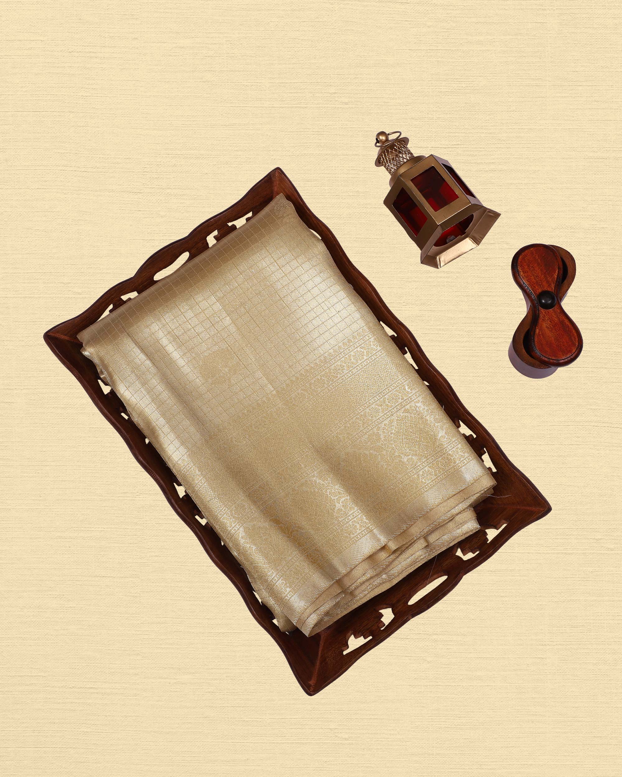 Tissue Saree With Checked Embose Small Buttas