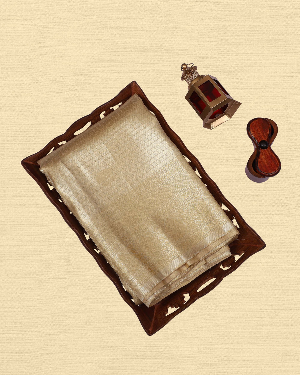 Tissue Saree With Checked Embose Small Buttas