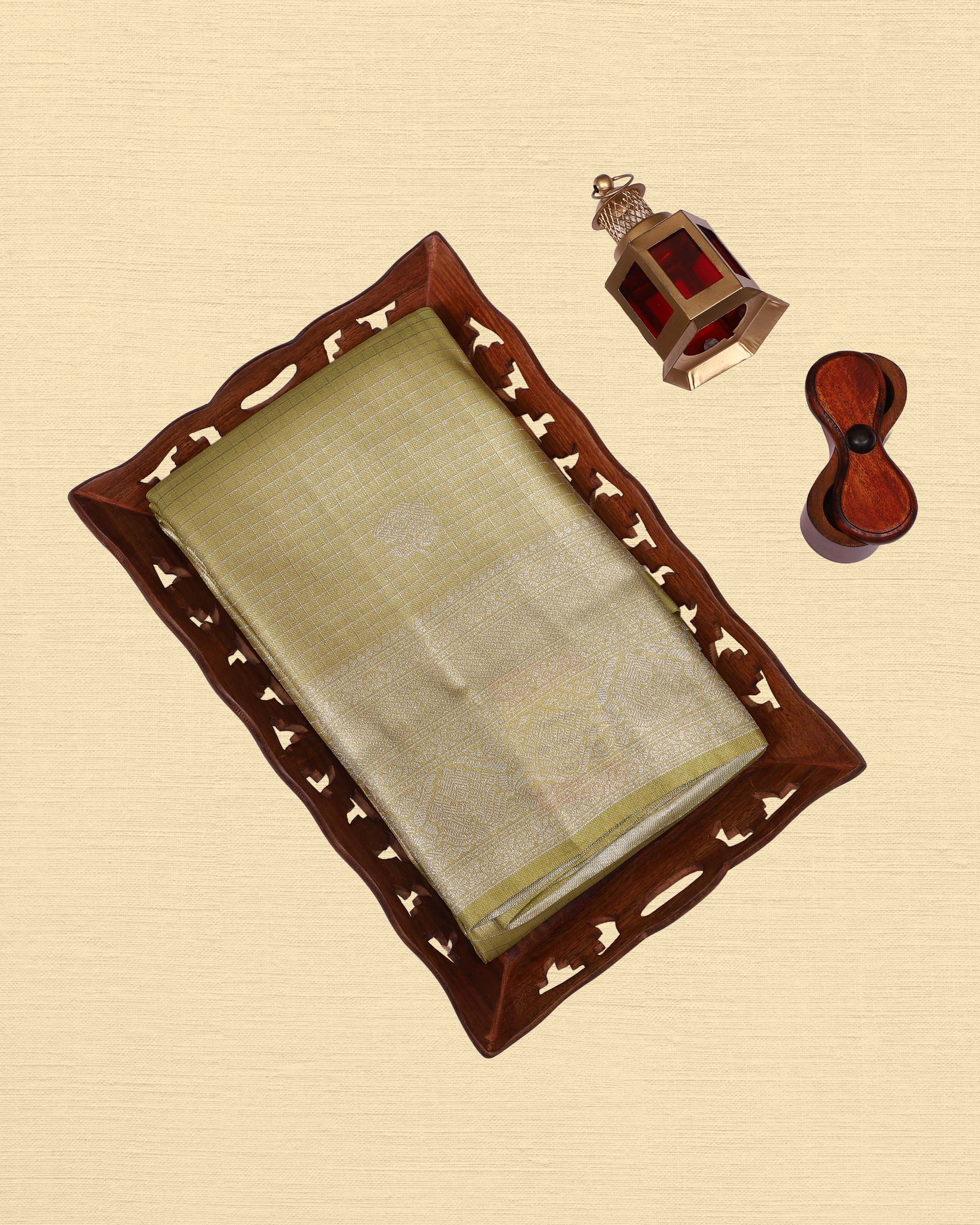 Tissue Saree With Checked Embose Small Buttas
