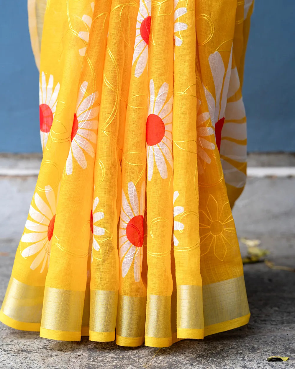 SC6183(2) - LINEN EMBROIDERY SAREE