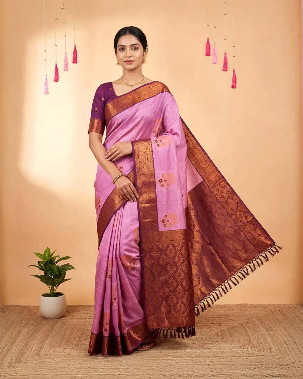 SC6676 - LITCHI SILK SAREE