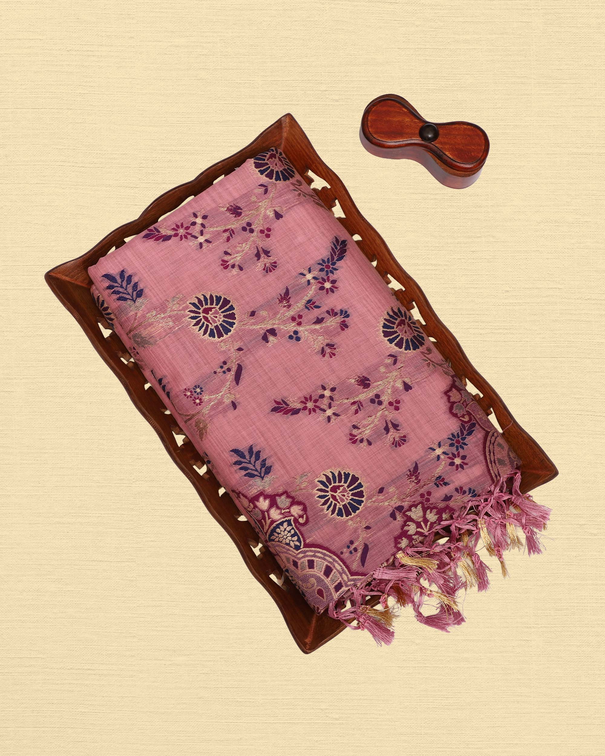 Zari Woven Floral Saree With Running Blouse