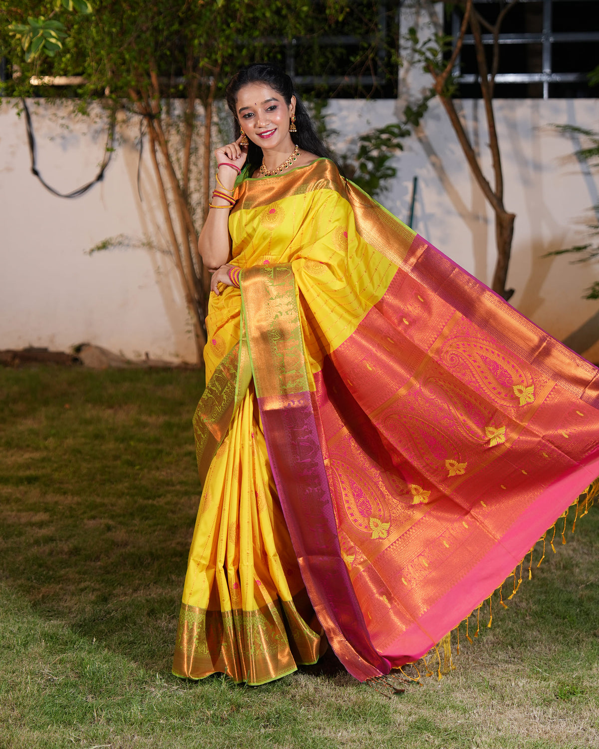 Vaira Oosi Soft Silk Saree