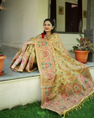 Zari Woven Floral Saree With Running Blouse