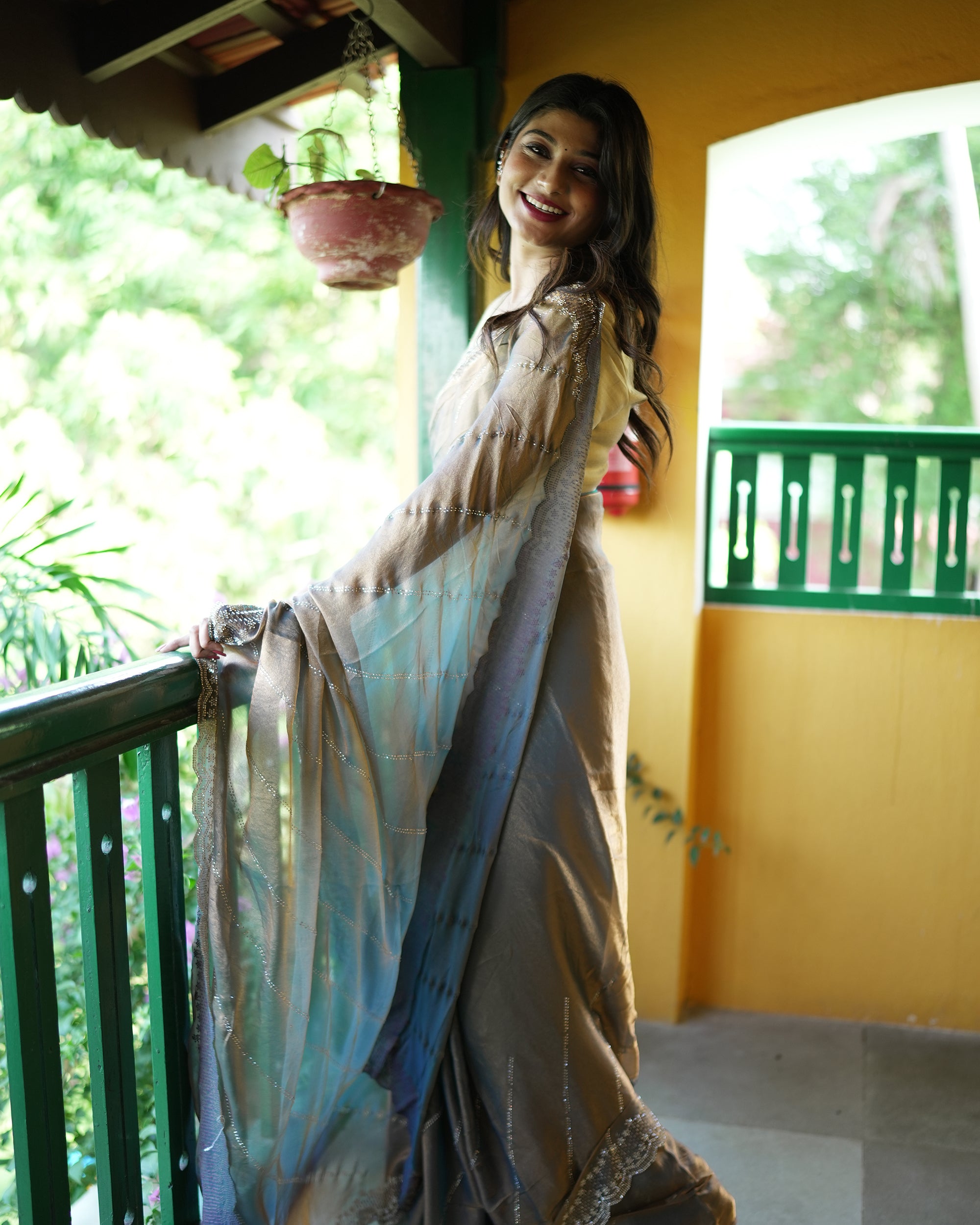 Fendy Saree With Jarkan Stone Work