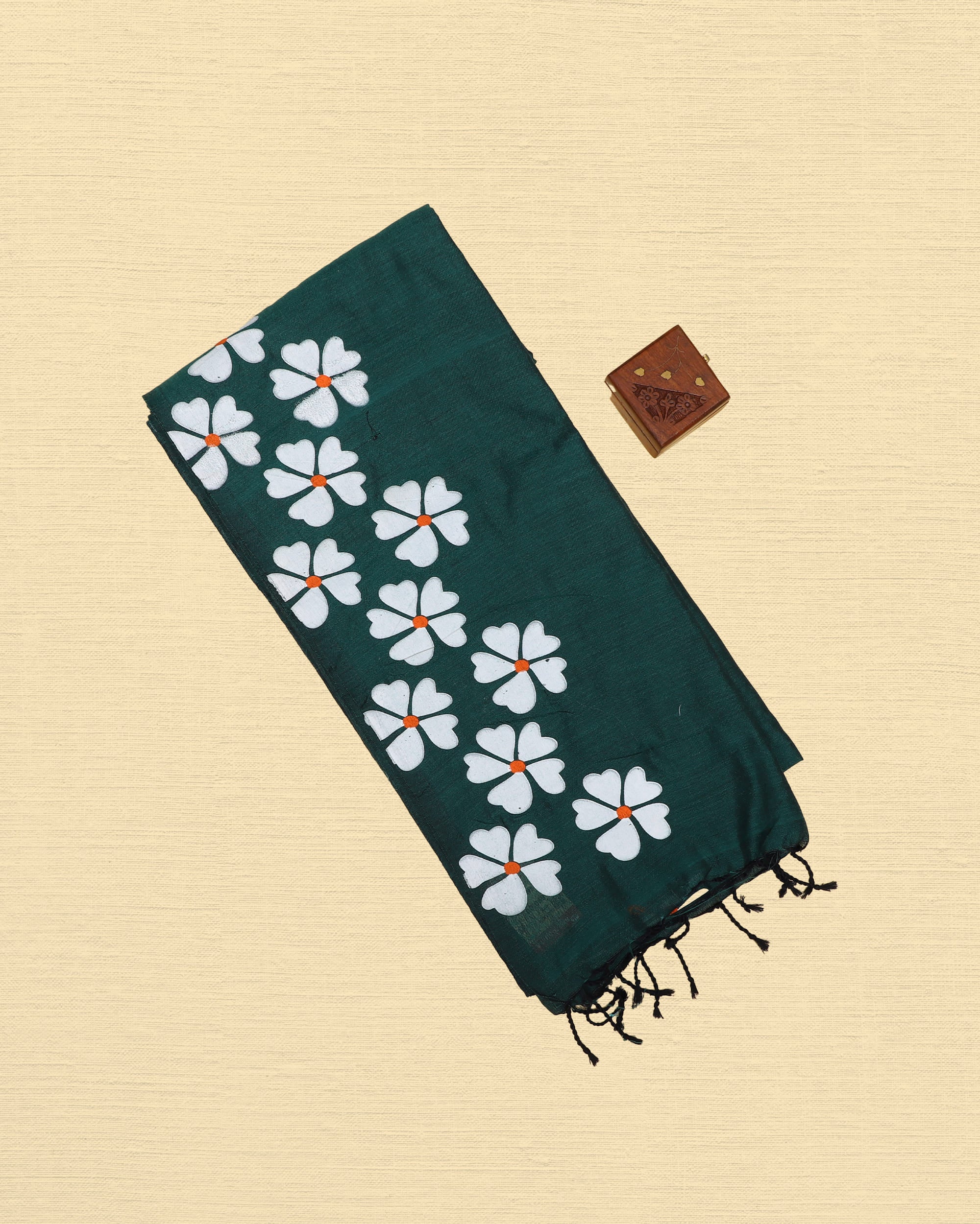 Nithyakalyani Flower Printed Mul Mul Saree