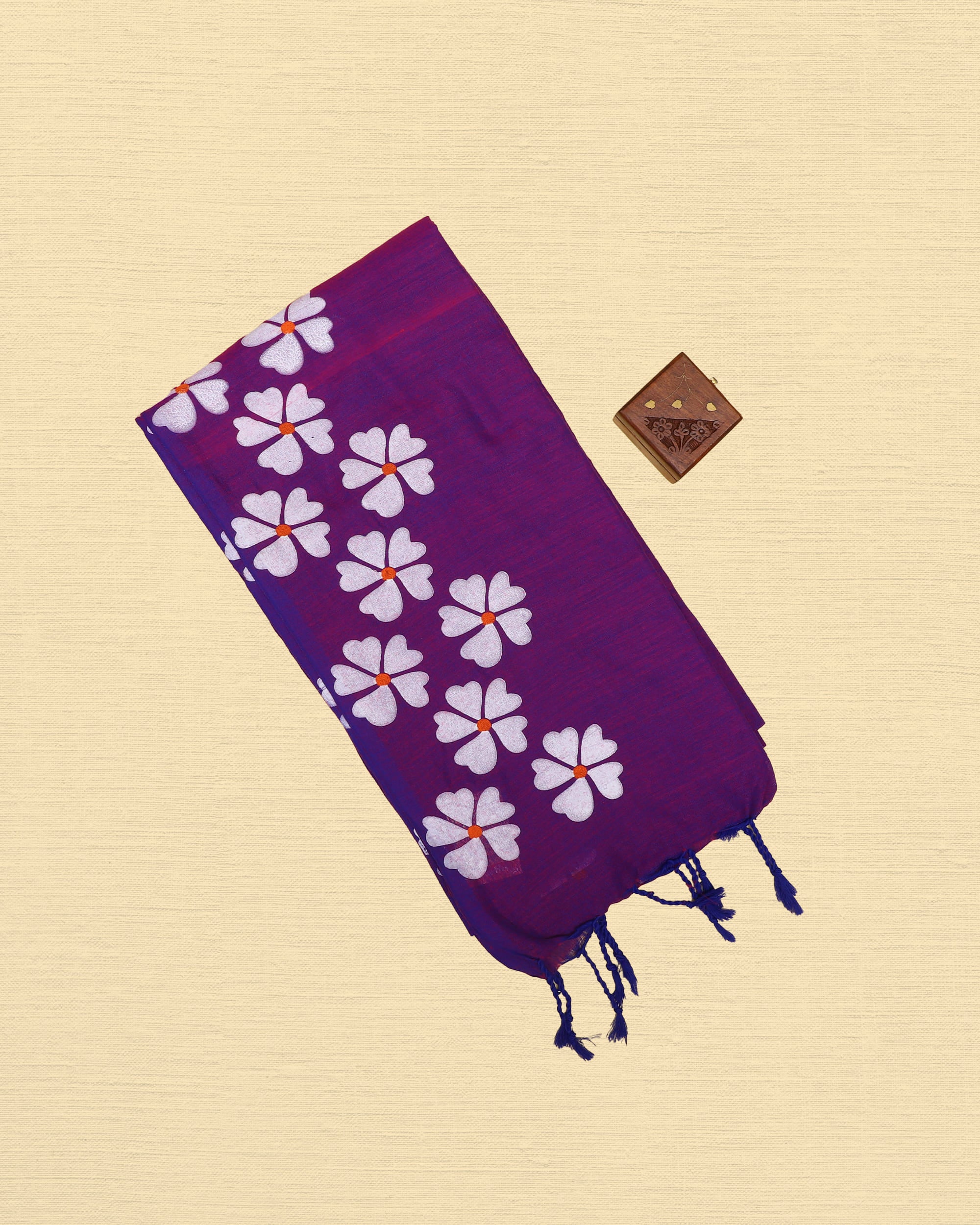 Nithyakalyani Flower Printed Mul Mul Saree